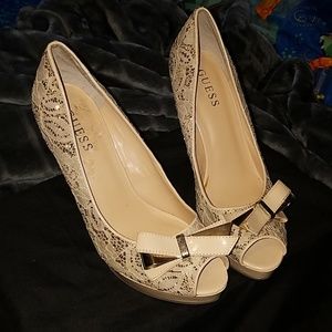 Guess Tan/Gold rose Heels